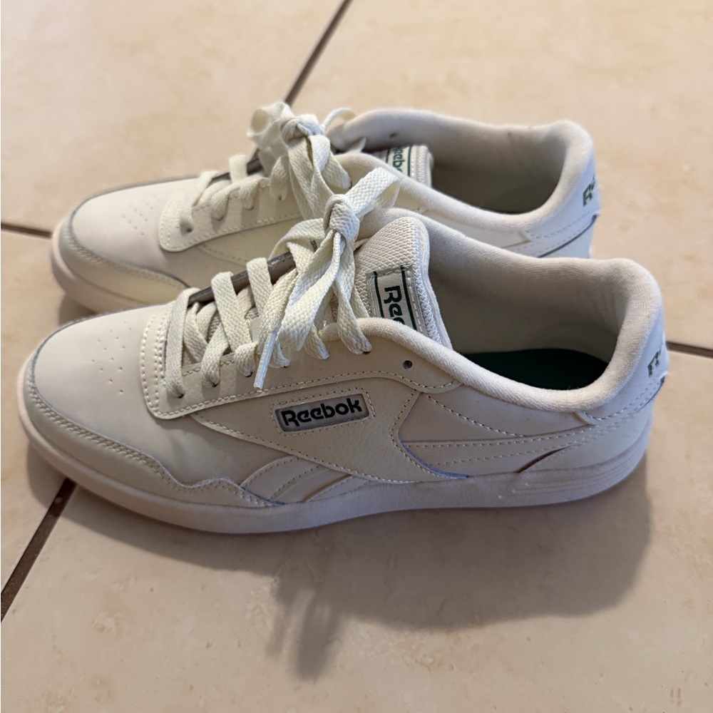 Reebok Cream Low-Top Sneakers
